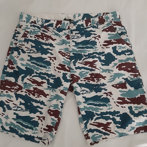 Split shorts - Picture 2 of 3